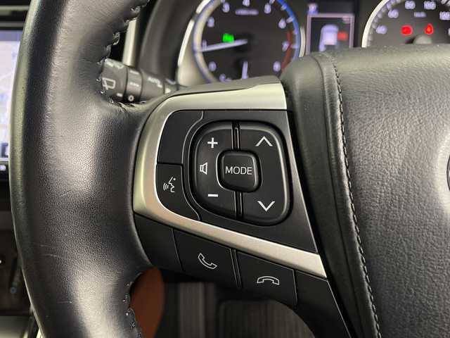 トヨタ ハリアー プレミアム メタル&レザーP 埼玉県 2018(平30)年 4.5万km ホワイトパールクリスタルシャイン 純正9インチナビ/　(Bluetooth/CD/DVD/FM/AM)/フルセグテレビ/バックカメラ/ビルトインETC/パワーバックドア/レザーシート/クルーズコントロール/車線逸脱警報/クリアランスソナー/シートヒーター/エアーシート/メモリ付きパワーシート/電子パーキングシステム/ブレーキホールド/プッシュスタート/オートLEDライト/オートハイビーム/純正18インチアルミホイール