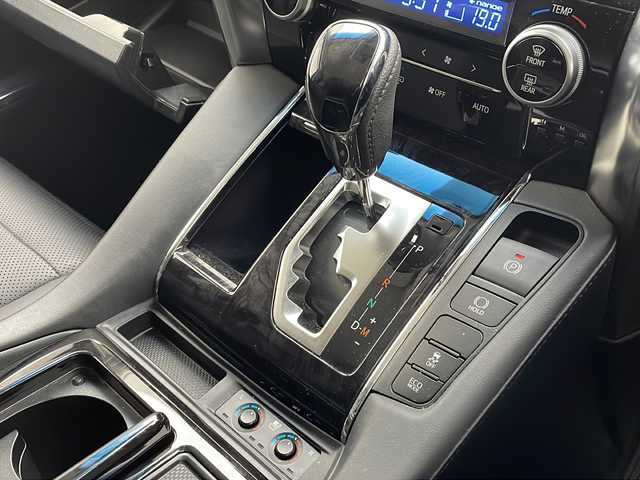 トヨタ アルファード S Cパッケージ 沖縄県 2023(令5)年 2.5万km ホワイトパールクリスタルシャイン 純正ナビ/（フルセグＴＶ、ＣＤ、ＤＶＤ、Ｂｌｕｅｔｏｏｔｈ）/バックカメラ/純正フリップダウンモニター/ＥＴＣ/前後ドライブレコーダー/クルーズコントロール/両側パワースライドドア/モデリスタエアロ/ＬＥＤヘッドライト/前後コーナーセンサー/オートライト/プッシュスタート　/スマートキー/シートヒーター　/エアシート/ステアリングスイッチ/サンシェード/純正アルミホイール