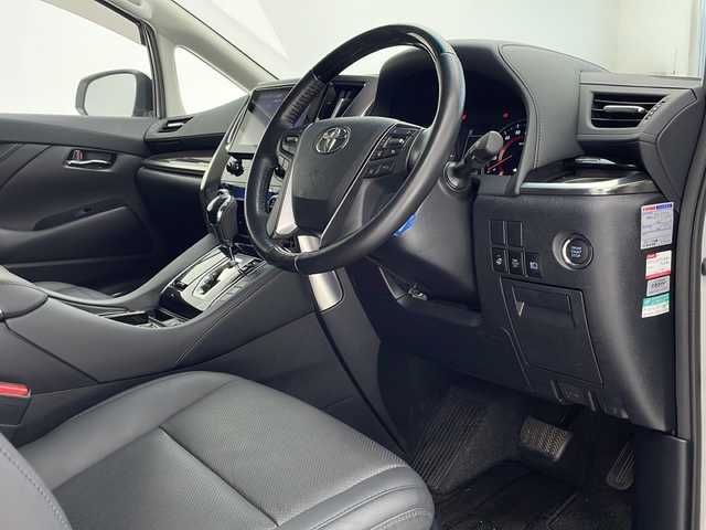 トヨタ アルファード S Cパッケージ 沖縄県 2023(令5)年 2.5万km ホワイトパールクリスタルシャイン 純正ナビ/（フルセグＴＶ、ＣＤ、ＤＶＤ、Ｂｌｕｅｔｏｏｔｈ）/バックカメラ/純正フリップダウンモニター/ＥＴＣ/前後ドライブレコーダー/クルーズコントロール/両側パワースライドドア/モデリスタエアロ/ＬＥＤヘッドライト/前後コーナーセンサー/オートライト/プッシュスタート　/スマートキー/シートヒーター　/エアシート/ステアリングスイッチ/サンシェード/純正アルミホイール