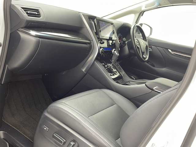 トヨタ アルファード S Cパッケージ 沖縄県 2023(令5)年 2.5万km ホワイトパールクリスタルシャイン 純正ナビ/（フルセグＴＶ、ＣＤ、ＤＶＤ、Ｂｌｕｅｔｏｏｔｈ）/バックカメラ/純正フリップダウンモニター/ＥＴＣ/前後ドライブレコーダー/クルーズコントロール/両側パワースライドドア/モデリスタエアロ/ＬＥＤヘッドライト/前後コーナーセンサー/オートライト/プッシュスタート　/スマートキー/シートヒーター　/エアシート/ステアリングスイッチ/サンシェード/純正アルミホイール