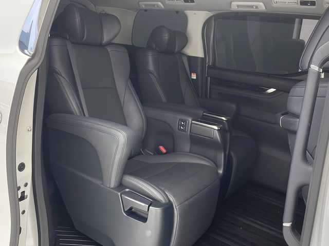 トヨタ アルファード S Cパッケージ 沖縄県 2023(令5)年 2.5万km ホワイトパールクリスタルシャイン 純正ナビ/（フルセグＴＶ、ＣＤ、ＤＶＤ、Ｂｌｕｅｔｏｏｔｈ）/バックカメラ/純正フリップダウンモニター/ＥＴＣ/前後ドライブレコーダー/クルーズコントロール/両側パワースライドドア/モデリスタエアロ/ＬＥＤヘッドライト/前後コーナーセンサー/オートライト/プッシュスタート　/スマートキー/シートヒーター　/エアシート/ステアリングスイッチ/サンシェード/純正アルミホイール