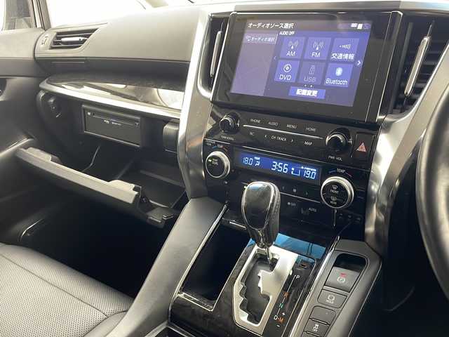 トヨタ アルファード S Cパッケージ 沖縄県 2023(令5)年 2.5万km ホワイトパールクリスタルシャイン 純正ナビ/（フルセグＴＶ、ＣＤ、ＤＶＤ、Ｂｌｕｅｔｏｏｔｈ）/バックカメラ/純正フリップダウンモニター/ＥＴＣ/前後ドライブレコーダー/クルーズコントロール/両側パワースライドドア/モデリスタエアロ/ＬＥＤヘッドライト/前後コーナーセンサー/オートライト/プッシュスタート　/スマートキー/シートヒーター　/エアシート/ステアリングスイッチ/サンシェード/純正アルミホイール