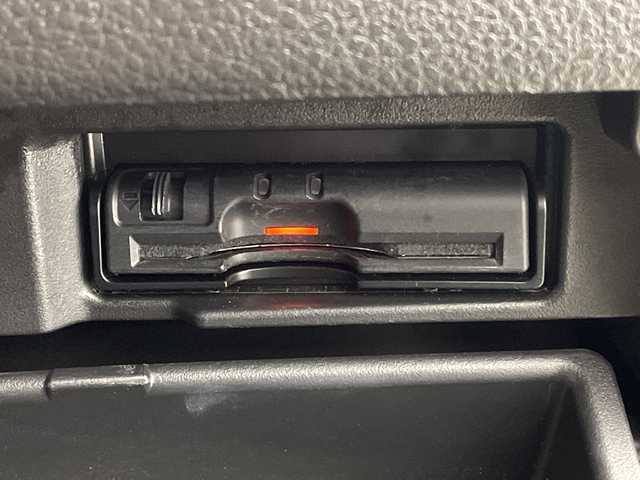 日産 セレナ HWS S HV Vセレ +Sefty 鹿児島県 2015(平27)年 6万km ブリリアントホワイトパール 純正８インチナビ　/（フルセグ/Bluetooth/CD/DVD/AM/FM)　/フリップダウンモニター　/両側パワースライドドア　/クルーズコントロール　/ビルドインＥＴＣ　/レーンディパーチャーアラート　/電動格納ミラー/オートハイビーム/LEDヘッドライト　/プッシュスタートボタン　/スペアキー有