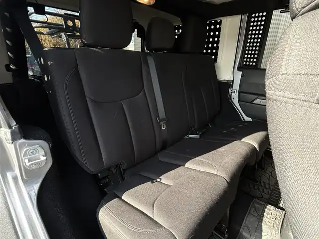 クライスラー・ジープ ジープ ラングラー アンリミテッド スポーツ 長野県 2017(平29)年 2.7万km シルバー LEXXEL WHEEL17インチ / WILD BOARアシストグリップ/ 純正ラバーマット / カロッツェリア2DINナビ / バックカメラ / サイドカメラ / 地デジTV/ MSV リアキャリア / クルーズコントロール / ETC / キーレス / コーナーセンサー