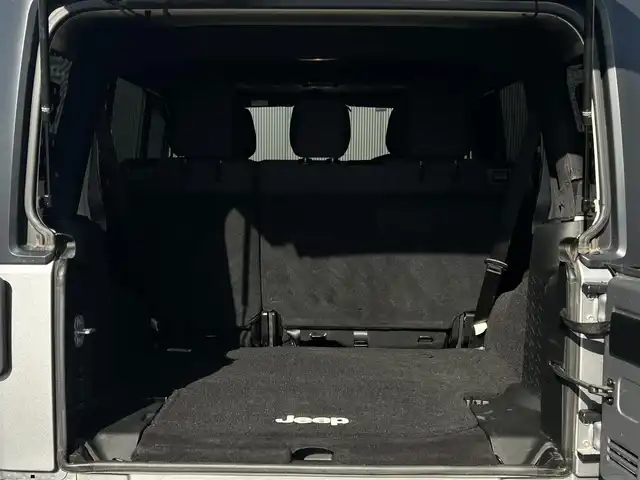 クライスラー・ジープ ジープ ラングラー アンリミテッド スポーツ 長野県 2017(平29)年 2.7万km シルバー LEXXEL WHEEL17インチ / WILD BOARアシストグリップ/ 純正ラバーマット / カロッツェリア2DINナビ / バックカメラ / サイドカメラ / 地デジTV/ MSV リアキャリア / クルーズコントロール / ETC / キーレス / コーナーセンサー