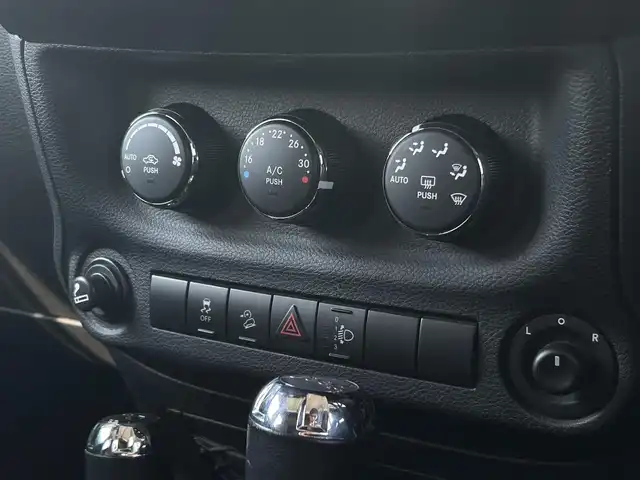 クライスラー・ジープ ジープ ラングラー アンリミテッド スポーツ 長野県 2017(平29)年 2.7万km シルバー LEXXEL WHEEL17インチ / WILD BOARアシストグリップ/ 純正ラバーマット / カロッツェリア2DINナビ / バックカメラ / サイドカメラ / 地デジTV/ MSV リアキャリア / クルーズコントロール / ETC / キーレス / コーナーセンサー