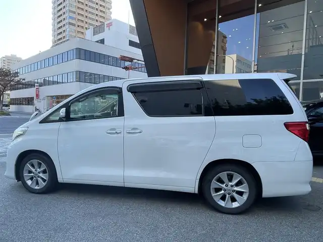 トヨタ アルファード 240G 兵庫県 2012(平24)年 8.7万km ホワイトパールクリスタルシャイン (株)IDOMが運営する【じしゃロン西宮店】の自社ローン対象車両になります。こちらは現金ご利用時の価格です。/自社ローンご希望の方は別途その旨お申付け下さい。/＊ETC/＊バックカメラ/＊クルーズコントロールあり/＊パワステ/＊パワーウィンドウ/＊フルセグ/＊オットマン/＊パワーシート/＊両側パワスラ/＊横滑り防止装置/＊オートライト/＊コーナーセンサー