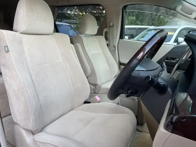 トヨタ アルファード 240G 兵庫県 2012(平24)年 8.7万km ホワイトパールクリスタルシャイン (株)IDOMが運営する【じしゃロン西宮店】の自社ローン対象車両になります。こちらは現金ご利用時の価格です。/自社ローンご希望の方は別途その旨お申付け下さい。/＊ETC/＊バックカメラ/＊クルーズコントロールあり/＊パワステ/＊パワーウィンドウ/＊フルセグ/＊オットマン/＊パワーシート/＊両側パワスラ/＊横滑り防止装置/＊オートライト/＊コーナーセンサー