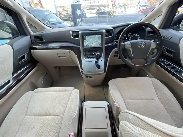 トヨタ アルファード 240G 兵庫県 2012(平24)年 8.7万km ホワイトパールクリスタルシャイン (株)IDOMが運営する【じしゃロン西宮店】の自社ローン対象車両になります。こちらは現金ご利用時の価格です。/自社ローンご希望の方は別途その旨お申付け下さい。/＊ETC/＊バックカメラ/＊クルーズコントロールあり/＊パワステ/＊パワーウィンドウ/＊フルセグ/＊オットマン/＊パワーシート/＊両側パワスラ/＊横滑り防止装置/＊オートライト/＊コーナーセンサー