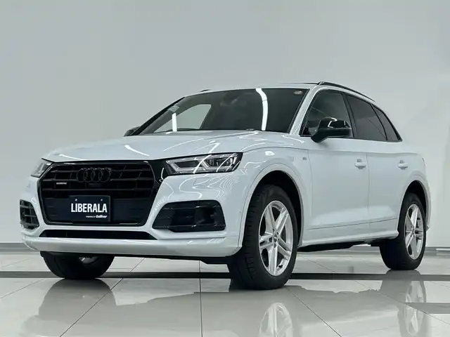 アウディ Ｑ５ 40TDIクワトロ Sライン 岡山県 2021(令3)年 1.2万km グレイシアホワイトメタリック アシスタンスパッケージ/・ACC/・アクティブレーンアシスト/・サイドアシスト/純正MMIナビ/パノラマサンルーフ/マトリクスLEDヘッドライト/360°カメラ/シートヒーター（ALL）/バーチャルコックピット/Audiドライブセレクト/パーキングエイド/距離警告/渋滞アシスト/PDC（F/R）/エフィシェンシアシスト/Audiプレセンス/レインセンサー/デイタイムランニングライト/アンビエントライト/純正ドラレコ2ch/ETC2.0/スタッドレス
