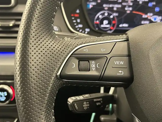 アウディ Ｑ５ 40TDIクワトロ Sライン 岡山県 2021(令3)年 1.2万km グレイシアホワイトメタリック アシスタンスパッケージ/・ACC/・アクティブレーンアシスト/・サイドアシスト/純正MMIナビ/パノラマサンルーフ/マトリクスLEDヘッドライト/360°カメラ/シートヒーター（ALL）/バーチャルコックピット/Audiドライブセレクト/パーキングエイド/距離警告/渋滞アシスト/PDC（F/R）/エフィシェンシアシスト/Audiプレセンス/レインセンサー/デイタイムランニングライト/アンビエントライト/純正ドラレコ2ch/ETC2.0/スタッドレス