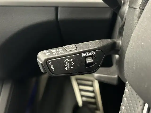 アウディ Ｑ５ 40TDIクワトロ Sライン 岡山県 2021(令3)年 1.2万km グレイシアホワイトメタリック アシスタンスパッケージ/・ACC/・アクティブレーンアシスト/・サイドアシスト/純正MMIナビ/パノラマサンルーフ/マトリクスLEDヘッドライト/360°カメラ/シートヒーター（ALL）/バーチャルコックピット/Audiドライブセレクト/パーキングエイド/距離警告/渋滞アシスト/PDC（F/R）/エフィシェンシアシスト/Audiプレセンス/レインセンサー/デイタイムランニングライト/アンビエントライト/純正ドラレコ2ch/ETC2.0/スタッドレス