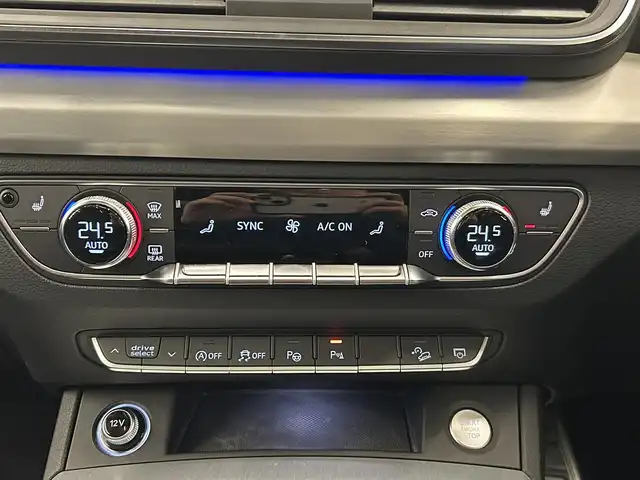 アウディ Ｑ５ 40TDIクワトロ Sライン 岡山県 2021(令3)年 1.2万km グレイシアホワイトメタリック アシスタンスパッケージ/・ACC/・アクティブレーンアシスト/・サイドアシスト/純正MMIナビ/パノラマサンルーフ/マトリクスLEDヘッドライト/360°カメラ/シートヒーター（ALL）/バーチャルコックピット/Audiドライブセレクト/パーキングエイド/距離警告/渋滞アシスト/PDC（F/R）/エフィシェンシアシスト/Audiプレセンス/レインセンサー/デイタイムランニングライト/アンビエントライト/純正ドラレコ2ch/ETC2.0/スタッドレス