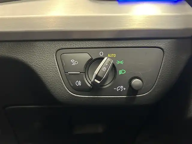 アウディ Ｑ５ 40TDIクワトロ Sライン 岡山県 2021(令3)年 1.2万km グレイシアホワイトメタリック アシスタンスパッケージ/・ACC/・アクティブレーンアシスト/・サイドアシスト/純正MMIナビ/パノラマサンルーフ/マトリクスLEDヘッドライト/360°カメラ/シートヒーター（ALL）/バーチャルコックピット/Audiドライブセレクト/パーキングエイド/距離警告/渋滞アシスト/PDC（F/R）/エフィシェンシアシスト/Audiプレセンス/レインセンサー/デイタイムランニングライト/アンビエントライト/純正ドラレコ2ch/ETC2.0/スタッドレス