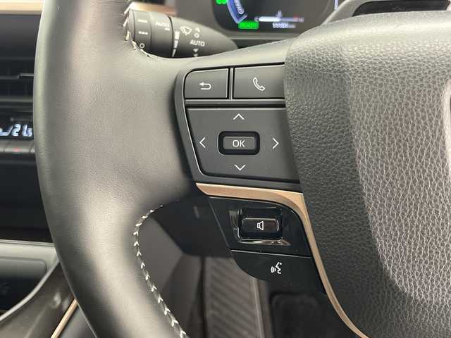 トヨタ クラウン スポーツ Z 千葉県 2024(令6)年 1.2万km プレシャスホワイトパール モデリスタエアロ/パノラマルーフ/衝突軽減ブレーキ/レーンキープアシスト/レーダークルーズコントロール/オートマチックハイビーム/全方位カメラ/純正メモリナビ/（フルセグ/Bluetooth/USB/FM/AM）/アイドリングストップ/ブラインドスポットモニター/ETC/レザーシート/シートメモリー/シートヒーター（運転席＋助手席）/エアシート（運転席＋助手席）/ステアリングスイッチ/ステアリングヒーター/デジタルインナーミラー/ヘッドアップディスプレイ/LEDヘッドライト/純正フロアマット/電動格納ミラー/純正サイドバイザー