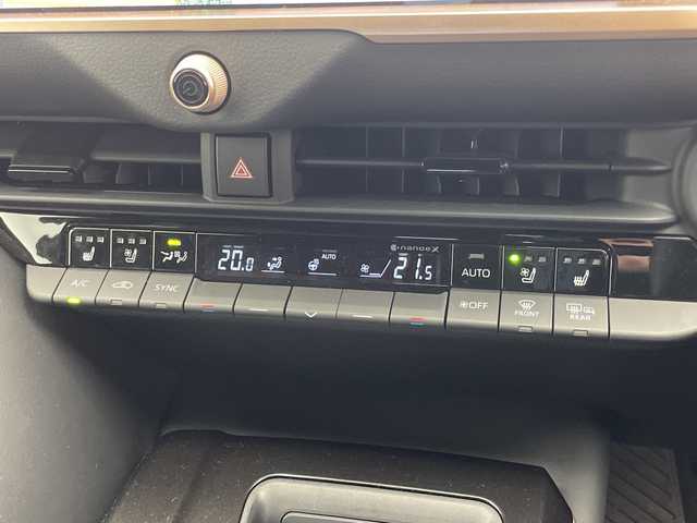 トヨタ クラウン スポーツ Z 千葉県 2024(令6)年 1.2万km プレシャスホワイトパール モデリスタエアロ/パノラマルーフ/衝突軽減ブレーキ/レーンキープアシスト/レーダークルーズコントロール/オートマチックハイビーム/全方位カメラ/純正メモリナビ/（フルセグ/Bluetooth/USB/FM/AM）/アイドリングストップ/ブラインドスポットモニター/ETC/レザーシート/シートメモリー/シートヒーター（運転席＋助手席）/エアシート（運転席＋助手席）/ステアリングスイッチ/ステアリングヒーター/デジタルインナーミラー/ヘッドアップディスプレイ/LEDヘッドライト/純正フロアマット/電動格納ミラー/純正サイドバイザー