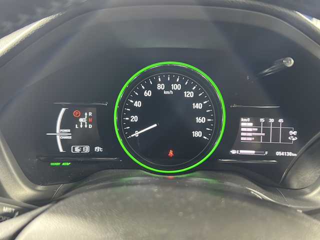 ホンダ ヴェゼル ハイブリッド X ホンダセンシング 福岡県 2020(令2)年 5.5万km プラチナホワイトパール ワンオーナー/純正ナビ/フルセグ/DVD/CD/BT/バックカメラ/ビルトインETC /ホンダセンシング/レーダークルーズコントロール/レーンキープアシスト/プッシュスタート/電動パーキングブレーキ/純正アルミホイール/LEDヘットライト/フォグライト/アイドリングストップ/フロアマット/ バイザー/保証書・取扱説明書
