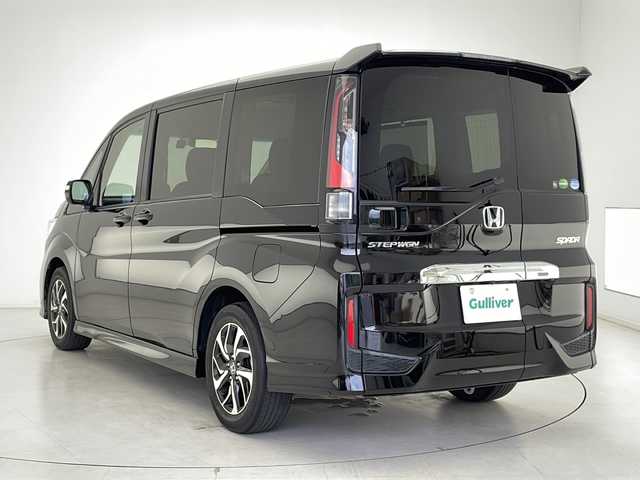 ホンダ ステップワゴン スパーダ ホンダセンシング 千葉県 2020(令2)年 4.7万km プレミアムスパークルブラックパール ガソリンターボ/FF/MTモード付インパネCVT/純正 9インチナビ VXM-207VFNi/（CD/DVD/RADIO/TV/SD/MUSIC RACK/USB/iPod/Bluetooth/CarPlay）/純正 9インチ 後席フリップダウンモニター VM-155N/バックカメラ/両側パワースライドドア/ドライブレコーダー 前後/ビルトイン ETC2.0/Honda SENSING/・衝突軽減ブレーキ［CMBS］/・車線維持支援システム［LKAS］/・路外逸脱抑制機能/・アダプティブクルーズコントロール［ACC］/・標識認識機能/・先行車発進お知らせ機能/装備/・【OP】わくわくゲート/・左右独立オートエアコン/・オートライト/・LEDヘッドライト/・LEDフロントフォグライト/・パドルシフト/・ステアリングリモコン/・純正16inAW/・保/取/・予備スマートキーx1