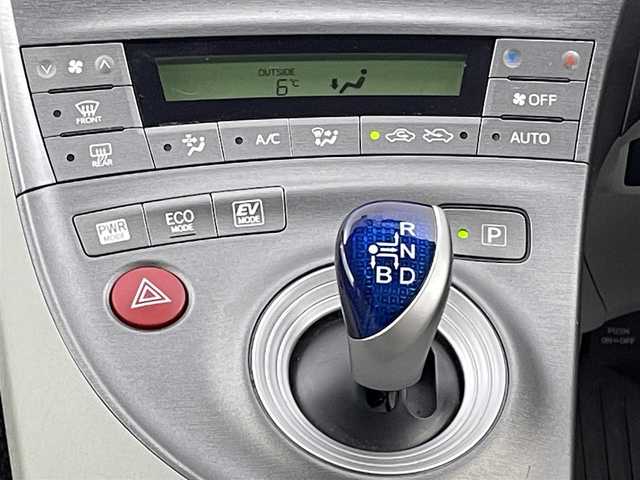 トヨタ プリウス S 茨城県 2014(平26)年 8.9万km ホワイトパールクリスタルシャイン じしゃロン水戸販売車両
