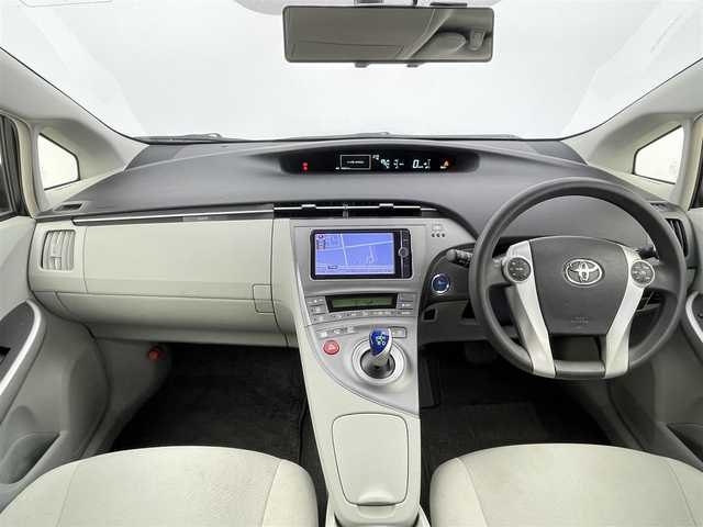 トヨタ プリウス S 茨城県 2014(平26)年 8.9万km ホワイトパールクリスタルシャイン じしゃロン水戸販売車両