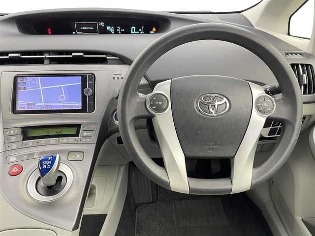 トヨタ プリウス S 茨城県 2014(平26)年 8.9万km ホワイトパールクリスタルシャイン じしゃロン水戸販売車両
