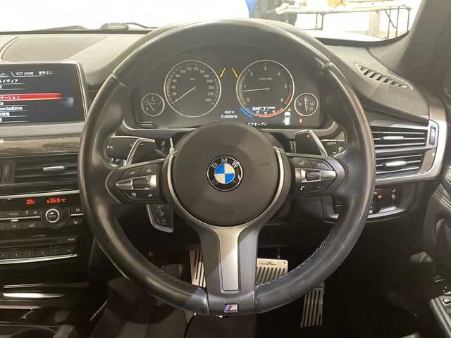 ＢＭＷ Ｘ５ xDrive 35d Mスポーツ 新潟県 2016(平28)年 4.4万km 白 セレクトパッケージ/・電動パノラマガラスサンルーフ/・リアシートヒーティング/・１２V電源ソケット/・ソフトクローズドア/・ランバーサポート/ドライビングアシストプラス/・アダプティブクルーズコントロール/・リアビューカメラ/・レーンディバーチャーウォーニング/アンビエントライト/パークディスタンスコントロール/純正ナビ　（フルセグTV/Bluetooth)/前後ドライブレコーダー/パワーシート/パワーバックドア/純正アルミホイール/LEDヘッドライト/コーナーセンサー/ダウンヒルアシスト/ETC