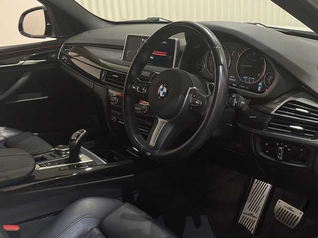 ＢＭＷ Ｘ５ xDrive 35d Mスポーツ 新潟県 2016(平28)年 4.4万km 白 セレクトパッケージ/・電動パノラマガラスサンルーフ/・リアシートヒーティング/・１２V電源ソケット/・ソフトクローズドア/・ランバーサポート/ドライビングアシストプラス/・アダプティブクルーズコントロール/・リアビューカメラ/・レーンディバーチャーウォーニング/アンビエントライト/パークディスタンスコントロール/純正ナビ　（フルセグTV/Bluetooth)/前後ドライブレコーダー/パワーシート/パワーバックドア/純正アルミホイール/LEDヘッドライト/コーナーセンサー/ダウンヒルアシスト/ETC