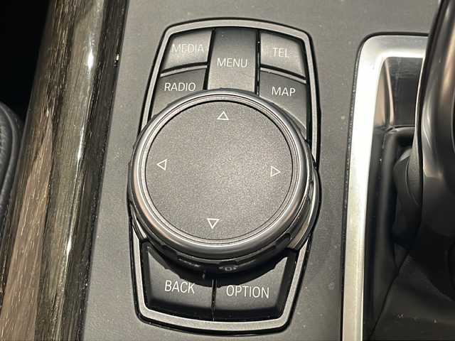 ＢＭＷ Ｘ５ xDrive 35d Mスポーツ 新潟県 2016(平28)年 4.4万km 白 セレクトパッケージ/・電動パノラマガラスサンルーフ/・リアシートヒーティング/・１２V電源ソケット/・ソフトクローズドア/・ランバーサポート/ドライビングアシストプラス/・アダプティブクルーズコントロール/・リアビューカメラ/・レーンディバーチャーウォーニング/アンビエントライト/パークディスタンスコントロール/純正ナビ　（フルセグTV/Bluetooth)/前後ドライブレコーダー/パワーシート/パワーバックドア/純正アルミホイール/LEDヘッドライト/コーナーセンサー/ダウンヒルアシスト/ETC