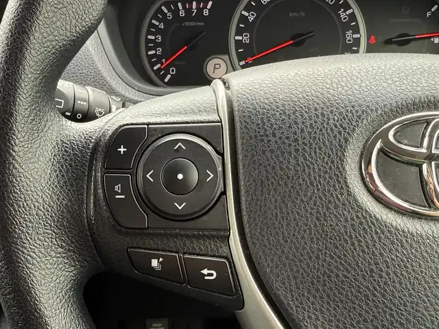 トヨタ ヴォクシー X 道南・函館 2014(平26)年 5.5万km シルバーM ・4WD/・寒冷地仕様/・純正ナビ/フルセグTV/DVD/CF/SD/BT/・バックカメラ/・ドライブレコーダー/・社外エンジンスターター/・左側パワースライドドア/・リヤ席モニター（DVDプレーヤー）/・革調シートカバー/・アイドリングストップ/・ワイパーデアイサー/・ETC/・横滑り防止/・LEDヘッドライト/・フロントフォグ/・キーレス/・電格ミラー/・ドアバイザー/・夏タイヤ社外15インチAW積込