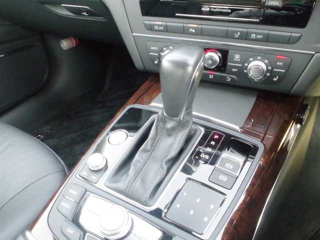 アウディ Ａ７ SB 2．0 TFSI クワトロ 岩手県 2017(平29)年 4.4万km グレイシアホワイトメタリック アシスタンスパッケージ/Audiブレーキガード/サイドアシスト/レーンアシスト/ACC/純正MMIナビ/フルセグTV/バックカメラ/パーキングエイド/アドバンストキー /BOSEサウンド/黒革シート/シートヒーター/パワーシート/LEDライト/OP20インチアルミ