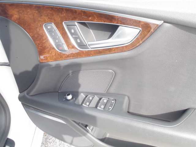 アウディ Ａ７ SB 2．0 TFSI クワトロ 岩手県 2017(平29)年 4.4万km グレイシアホワイトメタリック アシスタンスパッケージ/Audiブレーキガード/サイドアシスト/レーンアシスト/ACC/純正MMIナビ/フルセグTV/バックカメラ/パーキングエイド/アドバンストキー /BOSEサウンド/黒革シート/シートヒーター/パワーシート/LEDライト/OP20インチアルミ