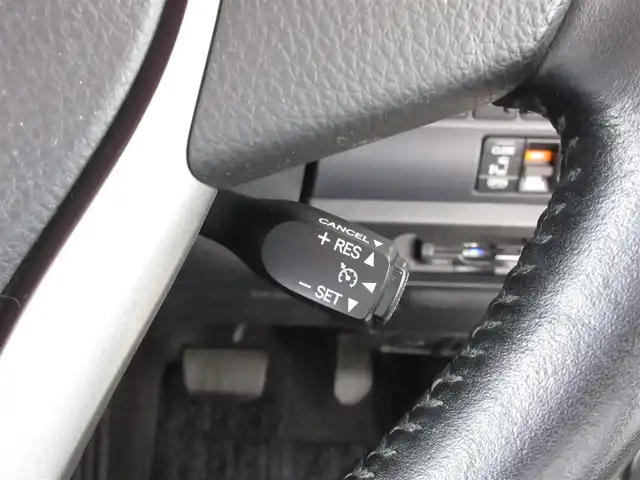 トヨタ ノア G 大阪府 2014(平26)年 8.4万km ホワイトパールクリスタルシャイン アルパイン１０インチＳＤナビ、フルセグＴＶ、/ＣＤ、ＤＶＤ、Ｂｌｕｅｔｏｏｔｈ、ＳＤ録音/純正フリップダウンモニター/両側パワースライドドア/クルーズコントロール/スマートキー２個/プッシュスタート/バックカメラ/ＥＴＣ/オートライト/フォグランプ/ＬＥＤヘッドライト/オートハイビーム/アイドリングストップ/ステアリングスイッチ/ロールサンシェード/電動格納ウィンカーミラー/純正１５インチアルミホイール