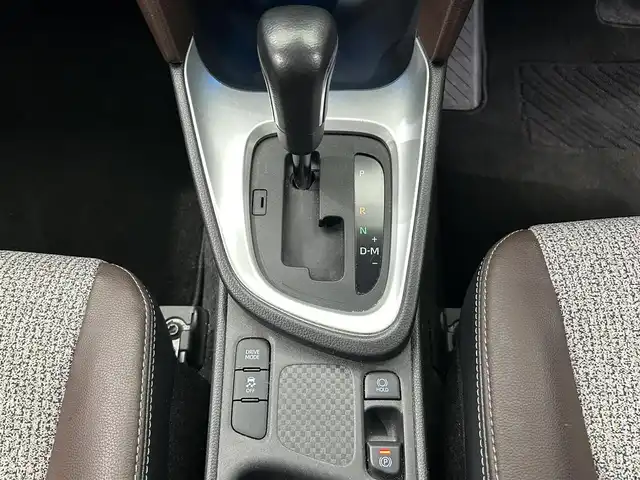 トヨタ ヤリスクロス Z 鹿児島県 2020(令2)年 5.1万km ブラスゴールドメタリック ディスプレイオーディオ（ナビ機能付き）/セーフティセンス/パノラミックビューモニター/レーダークルーズコントロール/レーンキープアシスト/ステアリングヒーター/後方ドライブレコーダー/ビルトインETC2.0/革巻きステアリング/オートホールド/電動パーキングブレーキ/ハーフレザーシート/前席シートヒーター/LEDヘッドライト/オートライト/オートマチックハイビーム/純正フロアマット/純正アルミホイール/禁煙車