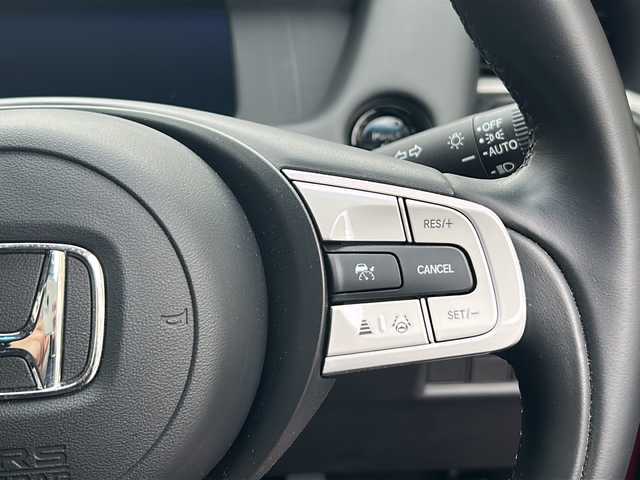 ホンダ フィット e:HEVホーム 埼玉県 2020(令2)年 0.6万km プレミアムクリスタルレッドM 登録時5938km/ワンオーナー/純正SDナビ（VXU-215FTi）/　AM/FM/CD/DVD/BT/MSV/フルセグTV/バックカメラ/純正ナビ連動ドライブレコーダー（前後）/衝突軽減ブレーキ（CMBS）/踏み間違え衝突軽減ブレーキ/路外逸脱抑制機能/横滑り防止機能/コーナーセンサー/プッシュスタート/スマートキー×２/LEDヘッドライト/　オートライト/オートマッチクハイビーム/　ライトレベライザー/電動パーキングブレーキ/オートブレーキホールド/ステアリングリモコン/電動格納機能付ウインカーミラー/ドアバイザー/純正フロアマット/ナビ取扱説明書/取扱説明書/保証書