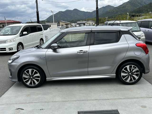 スズキ スイフト HYBRID RS 山梨県 2018(平30)年 5.3万km プレミアムシルバーメタリック ワンオーナー/セーフティパッケージ/パナソニックナビ/フルセグＴＶ　ＣＤ　ＤＶＤ　Ｂｌｕｅｔｏｏｔｈ　ＡＭＦＭ　/全方位モニター/ドライブレコーダー/プッシュスタート/純正フロアマット/レーンキープアシスト/オートマチックハイビーム/ＥＴＣ
