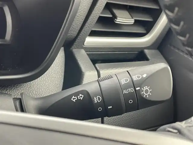 トヨタ ルーミー カスタムG－T 宮城県 2021(令3)年 0.9万km ブラックマイカメタリック 両側パワースライドドア/バックカメラ/メモリナビ/フルセグTV/Bluetooth/USB入力端子/DVD再生機能/ETC/Wi-Fi/レーダークルーズコントロール/シートヒーター/衝突被害軽減システム/レーンキープアシスト/プッシュスタート/スマートキー/オートライト/オートマチックハイビーム/LEDヘッドライト/ドアバイザー/純正フロアマット/純正15インチアルミホイール