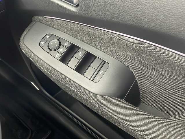 日産 オーラ G 栃木県 2022(令4)年 2万km バーガンディー メーカー9インチナビ/（BT/TV/USB/AM/FM）/BOSEサウンド/プロパイロット/車線逸脱防止支援/後側方衝突防止支援/エマージェンシーブレーキ/速度標識表示/ルート減速支援/制限速度支援/後退時車両検知警報/ふらつき防止/ETC2.0/ドライブレコーダー/置くだけ充電/インテリジェントルームミラー/360度カメラ/バック・サイド・フロントカメラ/ステアリングヒーター/純正17インチアルミホイール/純正フロアマット/サイド+カーテンエアバッグ/スマートキー×1本