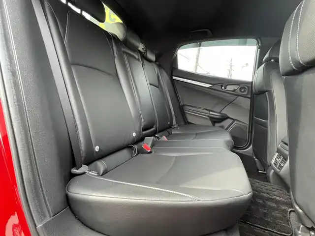 ホンダ シビック ハッチバック 長野県 2019(令1)年 1.1万km フレームレッド 純正ナビ（FM/AM、CD、DVD、BT）/ワンセグテレビ/バックカメラ/アイドリングストップ/衝突軽減システム/前席パワーシート/前席シートヒーター/クルーズコントロール追従機能有/ビルトインETC/横滑り防止装置/前後コーナーセンサー/レーンキープアシスト/純正フロアマット/ダブルサイドエアバック/カーテンエアバック/社外１７ＡＷ/LEDオートライト/保証書、取扱説明書/スマートキ―（１本）