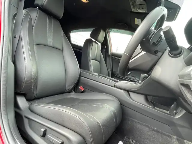 ホンダ シビック ハッチバック 長野県 2019(令1)年 1.1万km フレームレッド 純正ナビ（FM/AM、CD、DVD、BT）/ワンセグテレビ/バックカメラ/アイドリングストップ/衝突軽減システム/前席パワーシート/前席シートヒーター/クルーズコントロール追従機能有/ビルトインETC/横滑り防止装置/前後コーナーセンサー/レーンキープアシスト/純正フロアマット/ダブルサイドエアバック/カーテンエアバック/社外１７ＡＷ/LEDオートライト/保証書、取扱説明書/スマートキ―（１本）