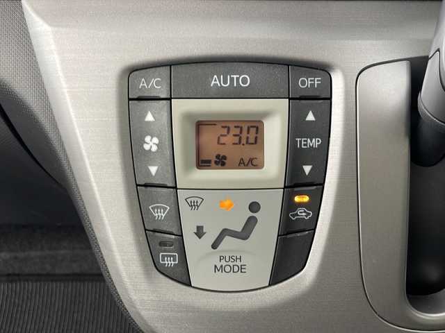 ダイハツ ムーヴ カスタム X 秋田県 2012(平24)年 4.9万km ブラックマイカメタリック ４WD/純正ナビ/（AM/FM/CD/DVD/BT）/デジタルTV/ハロゲンヘッドライト/フォグランプ/フルオートエアコン/ETC/プッシュスタート/ダブルエアバッグ/ABS/冬タイヤ積込/純正14インチアルミホイール/純正ドアバイザー/純正フロアマット