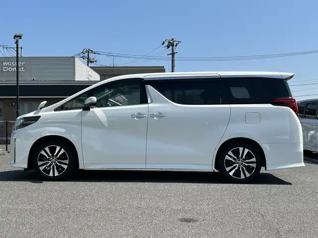 トヨタ アルファード S Cパッケージ 広島県 2021(令3)年 0.8万km ホワイトパールクリスタルシャイン ワンオーナー/サンルーフ/純正ナビ/「CD/DVD/Bluetooth/フルセグTV」/バックカメラ/ETC2.0/前後ドライブレコーダー/両側パワースライドドア/シートヒーター「D/N席」/エアシート「D/N席」/パワーシート「D席/N席/セカンドシート」/メモリシート「D席」/衝突被害軽減システム/レーダークルーズコントロール/コーナーセンサー/LEDヘッドライト/オートライト/オートマチックハイビーム/パーキングサポートブレーキ/ブラインドスポットモニター/リアクロストラフィックアラート/デジタルインナーミラー/電動パーキングシステム/電動ホールドシステム/フリップダウンモニター/ステアリングヒーター/プッシュスタート/保証書/取扱説明書