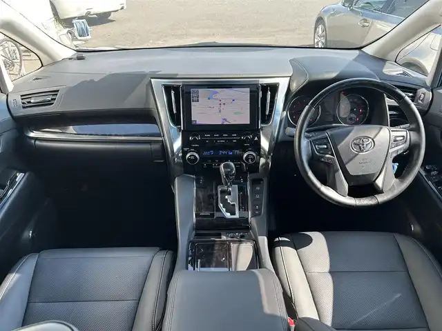トヨタ アルファード S Cパッケージ 広島県 2021(令3)年 0.8万km ホワイトパールクリスタルシャイン ワンオーナー/サンルーフ/純正ナビ/「CD/DVD/Bluetooth/フルセグTV」/バックカメラ/ETC2.0/前後ドライブレコーダー/両側パワースライドドア/シートヒーター「D/N席」/エアシート「D/N席」/パワーシート「D席/N席/セカンドシート」/メモリシート「D席」/衝突被害軽減システム/レーダークルーズコントロール/コーナーセンサー/LEDヘッドライト/オートライト/オートマチックハイビーム/パーキングサポートブレーキ/ブラインドスポットモニター/リアクロストラフィックアラート/デジタルインナーミラー/電動パーキングシステム/電動ホールドシステム/フリップダウンモニター/ステアリングヒーター/プッシュスタート/保証書/取扱説明書