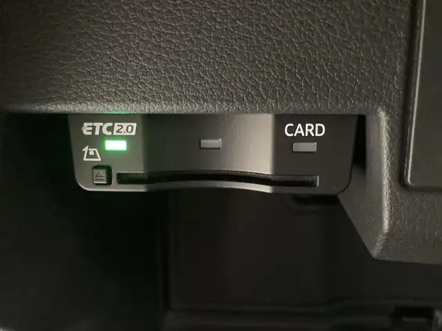アウディ Ｑ２ 35TDIアドバンスド 熊本県 2023(令5)年 1万km グレイシアホワイトメタリック ・スマートキー/・プッシュスタート/・パーキングエイド/・ADA/・距離警告/・Audiプレセンス/・Audiアクティブレーンアシスト/・休憩の推奨/・ハイビームアシスト/・クルーズコントロール(追従式)/・前席シートヒーター /・純正メモリナビ/　【DVD・Bluetooth・USB・SD・AUX】/・フルセグTV/・バックカメラ/・ETC2.0/・ドライブレコーダー(前後録画)/・バーチャルコクピット/・パワーバックドア/・LEDヘッドランプ/・純正マット