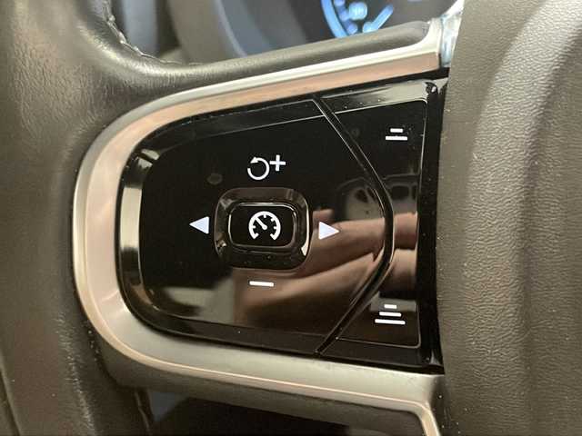 ボルボ ＸＣ６０ T5 AWD インスクリプション 新潟県 2018(平30)年 4.5万km クリスタルホワイトP インテリセーフ/純正HDDナビ/(CD/DVD/Bluetooth/USB/フルセグTV)/360度カメラ/ETC/ドライブレコーダー/アダプティブクルーズコントロール/ブラインドスポットアシスト/プリクラッシュブレーキ/レーンキープアシスト/ブラウンレザーシート /シートベンチレーション/シートヒーター /ステアリングヒーター/メモリ付きパワーシート/パワーバックドア/純正19インチアルミホイール/LEDヘッドライト