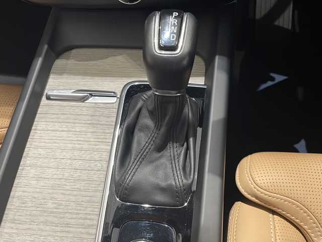ボルボ ＸＣ６０ T5 AWD インスクリプション 新潟県 2018(平30)年 4.5万km クリスタルホワイトP インテリセーフ/純正HDDナビ/(CD/DVD/Bluetooth/USB/フルセグTV)/360度カメラ/ETC/ドライブレコーダー/アダプティブクルーズコントロール/ブラインドスポットアシスト/プリクラッシュブレーキ/レーンキープアシスト/ブラウンレザーシート /シートベンチレーション/シートヒーター /ステアリングヒーター/メモリ付きパワーシート/パワーバックドア/純正19インチアルミホイール/LEDヘッドライト