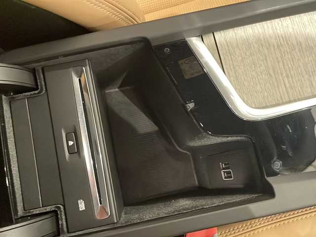 ボルボ ＸＣ６０ T5 AWD インスクリプション 新潟県 2018(平30)年 4.5万km クリスタルホワイトP インテリセーフ/純正HDDナビ/(CD/DVD/Bluetooth/USB/フルセグTV)/360度カメラ/ETC/ドライブレコーダー/アダプティブクルーズコントロール/ブラインドスポットアシスト/プリクラッシュブレーキ/レーンキープアシスト/ブラウンレザーシート /シートベンチレーション/シートヒーター /ステアリングヒーター/メモリ付きパワーシート/パワーバックドア/純正19インチアルミホイール/LEDヘッドライト
