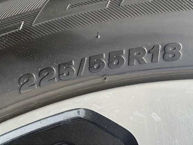 スバル フォレスター プレミアム 青森県 2019(令1)年 5.5万km クリスタルホワイトP 4WD/純正メモリナビ・フルセグTV/CD・DVD・Bluetooth・SD/フロント・サイド・バックカメラ/前席パワーシート/前後席シートヒーター/ステアリングヒーター/OPアイサイトセーフティプラス（視界拡張）/OPスマートリアビューモニター/衝突軽減ブレーキ/追従クルーズコントロール/ツーリングアシスト/レーンキープアシスト/アダプティブドライビングビーム/リアビークルディテクション/サイド・カーテンエアバッグ/LEDヘッドライト/LEDフォグランプ/OPルーフレール/純正18インチAW夏タイヤ/社外17インチAWスタッドレスタイヤ有/スペアキー/保証書・取説書