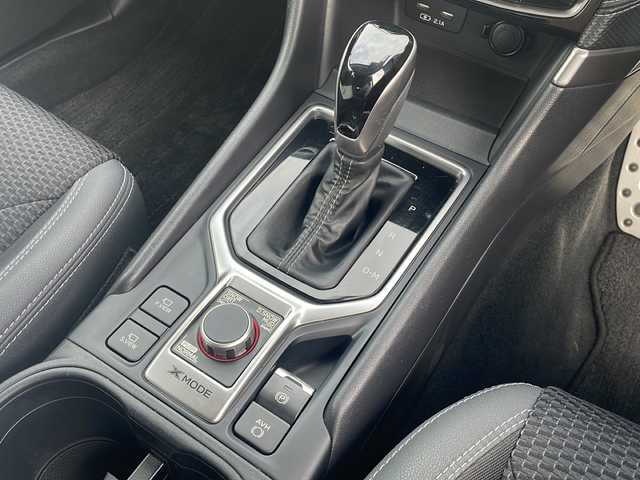 スバル フォレスター プレミアム 青森県 2019(令1)年 5.5万km クリスタルホワイトP 4WD/純正メモリナビ・フルセグTV/CD・DVD・Bluetooth・SD/フロント・サイド・バックカメラ/前席パワーシート/前後席シートヒーター/ステアリングヒーター/OPアイサイトセーフティプラス（視界拡張）/OPスマートリアビューモニター/衝突軽減ブレーキ/追従クルーズコントロール/ツーリングアシスト/レーンキープアシスト/アダプティブドライビングビーム/リアビークルディテクション/サイド・カーテンエアバッグ/LEDヘッドライト/LEDフォグランプ/OPルーフレール/純正18インチAW夏タイヤ/社外17インチAWスタッドレスタイヤ有/スペアキー/保証書・取説書