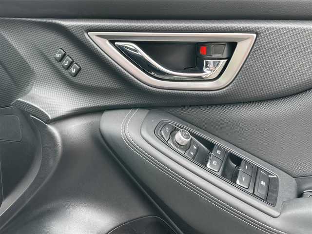 スバル フォレスター プレミアム 青森県 2019(令1)年 5.5万km クリスタルホワイトP 4WD/純正メモリナビ・フルセグTV/CD・DVD・Bluetooth・SD/フロント・サイド・バックカメラ/前席パワーシート/前後席シートヒーター/ステアリングヒーター/OPアイサイトセーフティプラス（視界拡張）/OPスマートリアビューモニター/衝突軽減ブレーキ/追従クルーズコントロール/ツーリングアシスト/レーンキープアシスト/アダプティブドライビングビーム/リアビークルディテクション/サイド・カーテンエアバッグ/LEDヘッドライト/LEDフォグランプ/OPルーフレール/純正18インチAW夏タイヤ/社外17インチAWスタッドレスタイヤ有/スペアキー/保証書・取説書