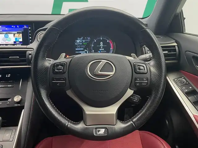 レクサス ＩＳ 200t Fスポーツ 鹿児島県 2017(平29)年 5.4万km プラチナムシルバーメタリック 禁煙車/純正ナビ（フルセグ/AM・FM/CD・DVD/SD/MSV/BT）/社外デジタルインナーミラー/ビルトインETC2.0/テレビキャンセラー/プリクラッシュセーフティ/レーンディパーチャーアラート/レーダークルーズコントロール/DN席シートヒーター/DN席パワーシート/純正フロアマット/純正18インチAW/パドルシフト/革巻きステアリング/ステアリングリモコン/プッシュスタート/スマートキー